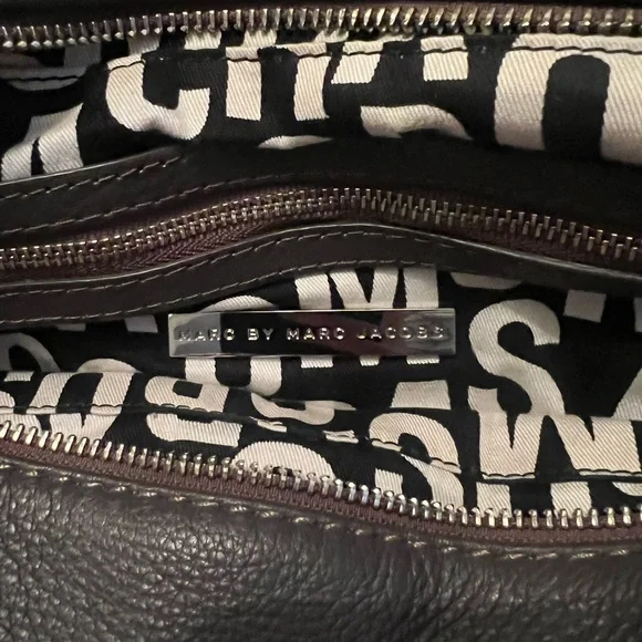 Marc by Marc Jacobs Silver Logo Shoulder Tote Bag - Picture 7 of 9